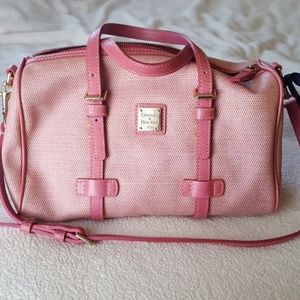 Vintage Dooney and Bourke bag. Great condition.